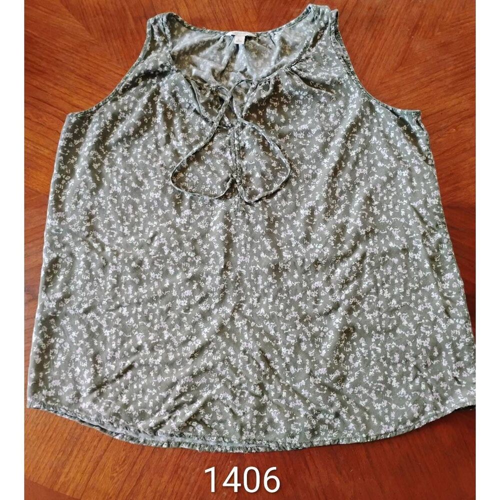 (1406) Sonoma brand Ladies Top Size: Large